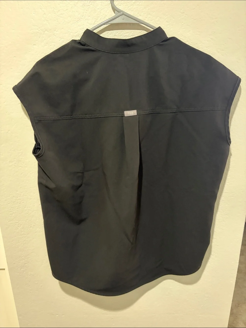 FIGS Black Rafaela top size xxs - Picture 4 of 4